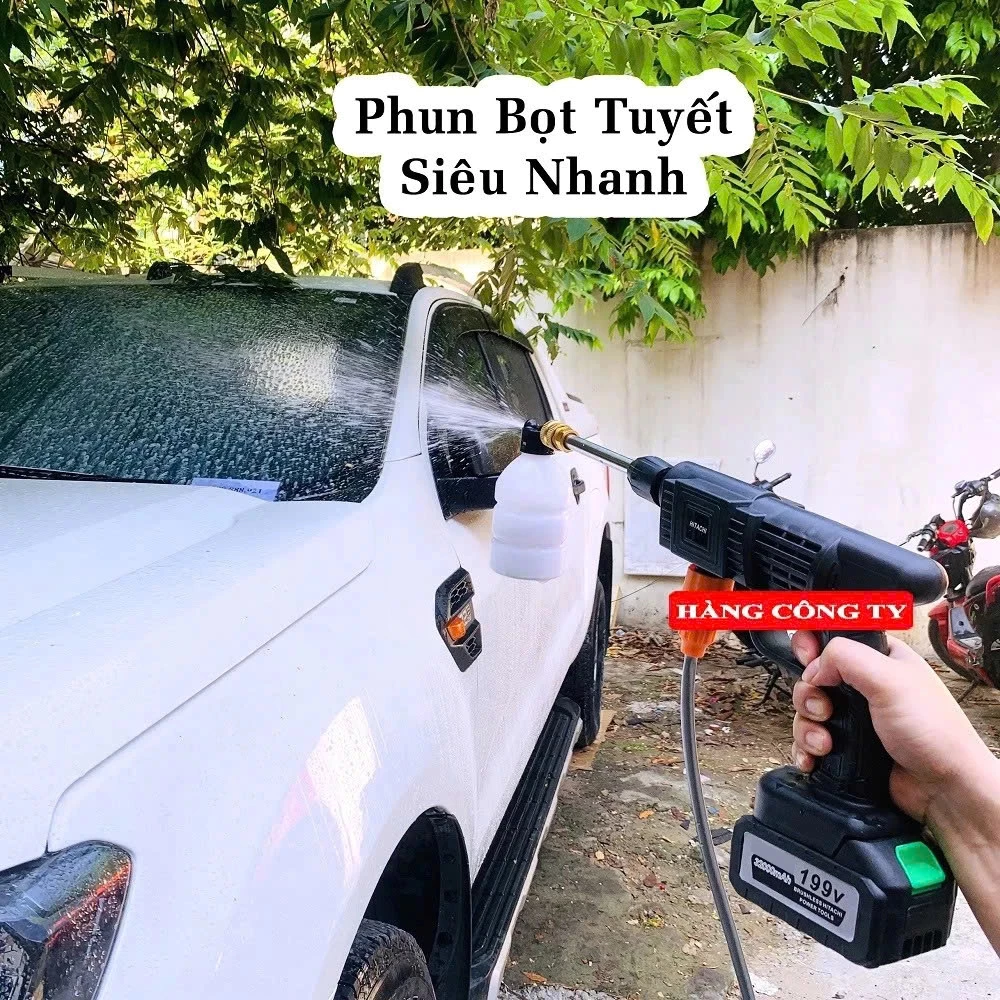 máy rửa xe Hitachi